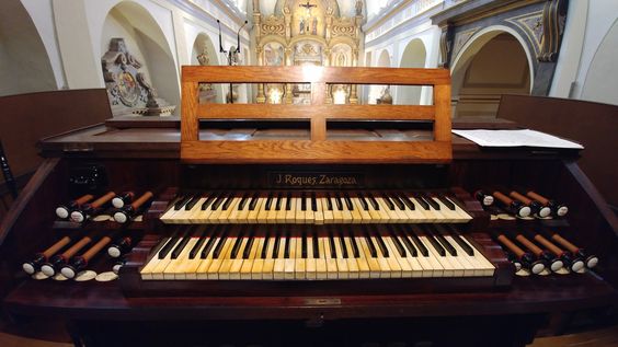 órgano Roqués de la parroquia de San Lorenzo de Pamplona, imagen consola